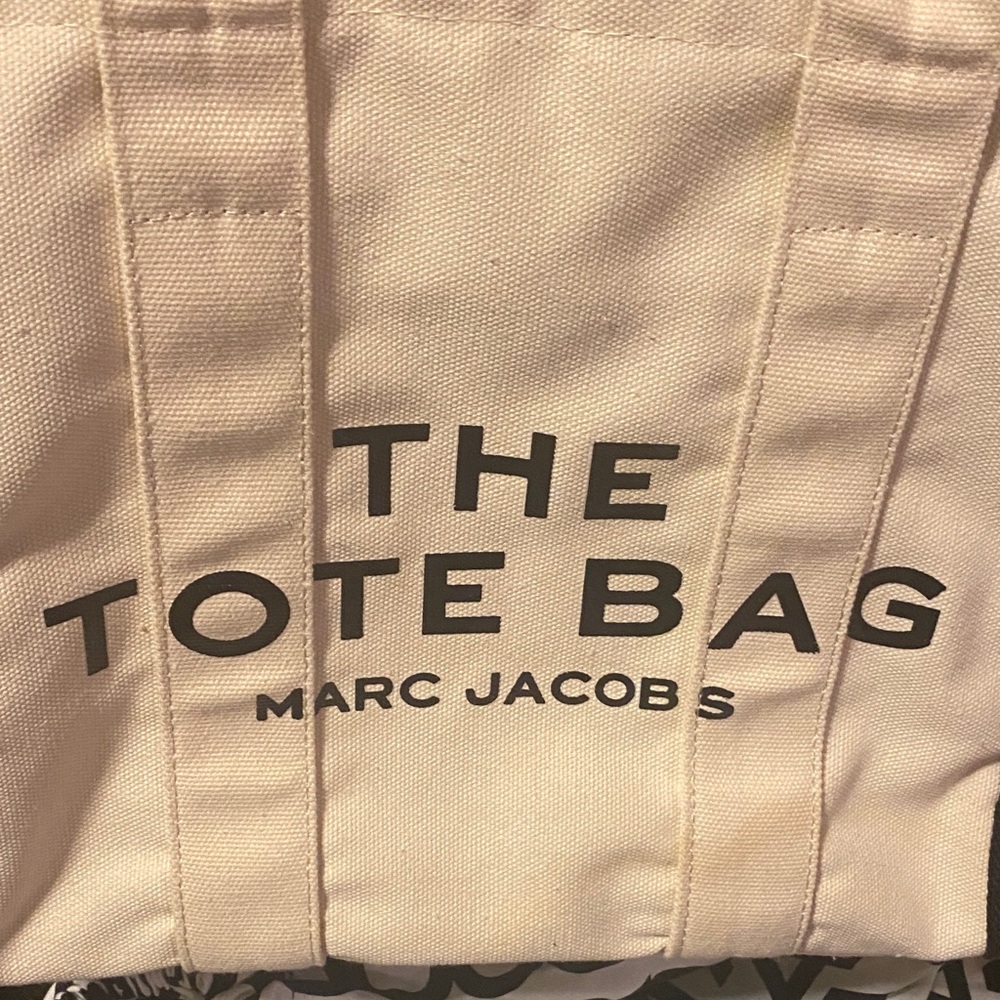 Marc Jacobs Cream Tote Bag - Picture 3 of 4